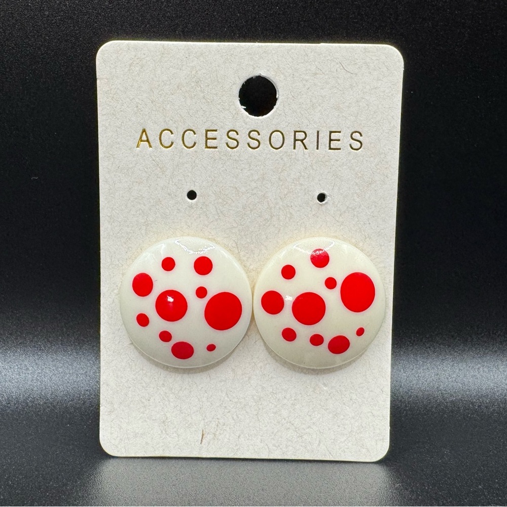 Vintage Retro White and Red Polka Dot Round Earrings 80’s 90’s
